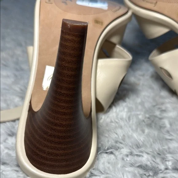 Vince Camuto Cream Heeled Sandals with Decorative Cutouts Sz 10 NWT - Picture 7 of 8